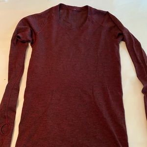 Lulemon running long sleeve